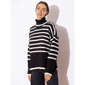 NWT Lesumes Knit Sweater Top Turtle Neck Striped Print Black White Size Large